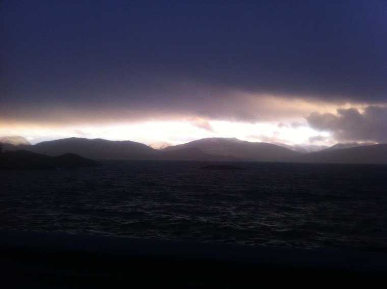 I planned to visit a Norwegian friend over Christmas before I left for abroad and got to explore the fjords